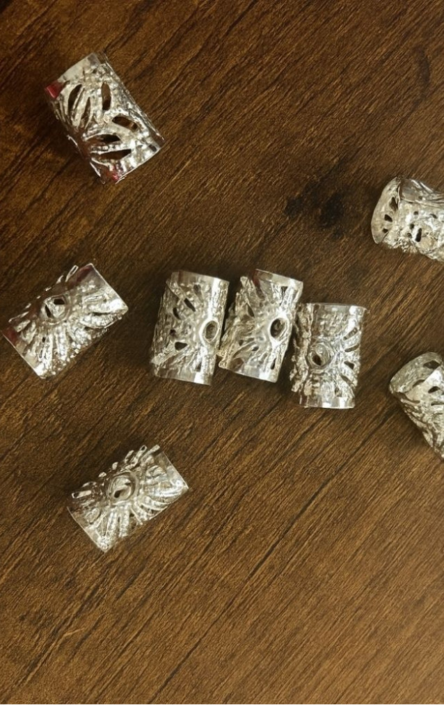 Gümüş Renkli Desenli Saç Yüzükleri – Rasta & Örgü Boncukları